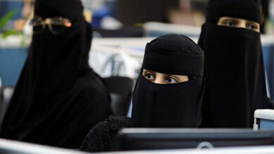 غصب ومطالبات بمعاقبة شركات سعودية تجبر النساء على هذا الفعل..؟!