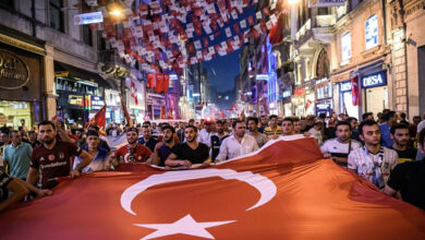 سياسي بارز في الحزب الحاكم بتركيا يعلّق على احتمالات إعلان حالة الطوارئ